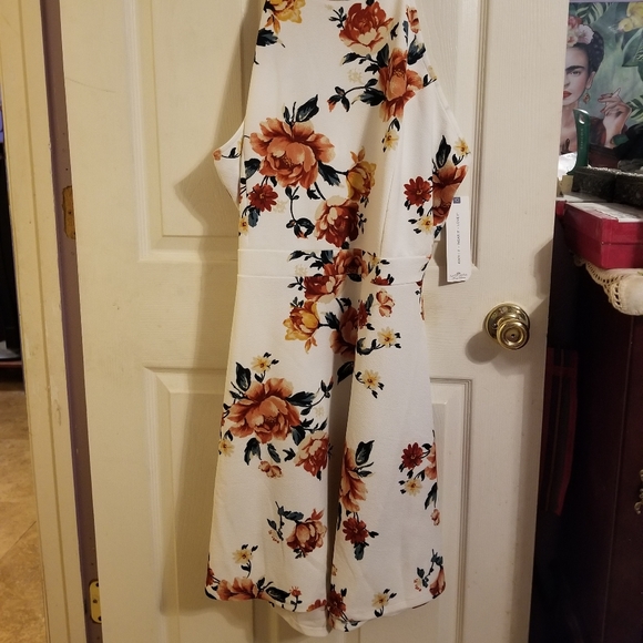 Almost Famous Trendy Plus Size 3X Floral Skater Dress midi - Picture 2 of 8
